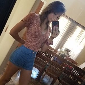 Meet your Posher, Alexis